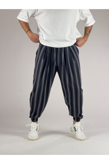 COCOPELLI Pleated Half-Shalwar with Thick Line Detail