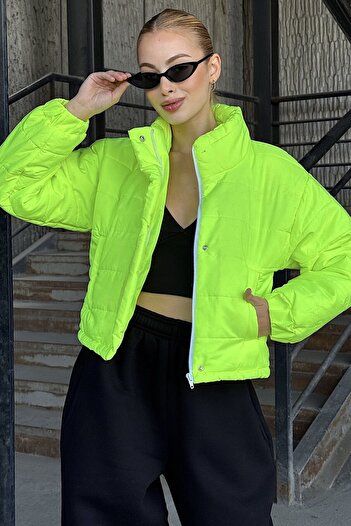 VAGGON Stand-Up Collar Snap and Zipper Closure Puffer Jacket