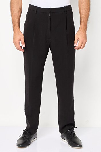 Lacoste Men Regular Fit Plain Chino Pants, Black
