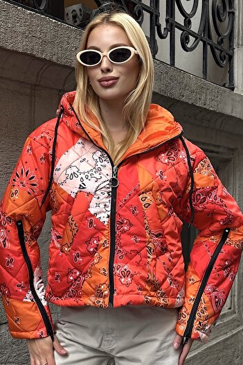 VAGGON Hooded Sleeve Zippered Quilted Puffer Coat