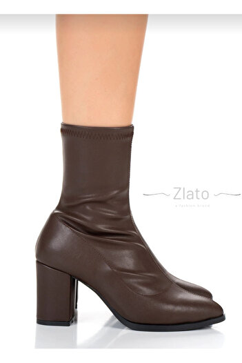 Zlato Γυναικείες καφέ ελαστικές μπότες με τακούνι μεσαίου ύψους, κομψές και άνετες