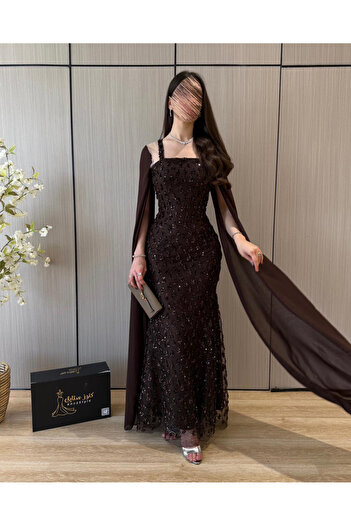 Knoz Style Dark brown mermaid evening dress with shimmering embroidery