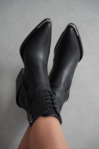 selinshoes Novira Genuine Leather Lace-Up and Side Zipper Pointed Toe Women's Boots - Black