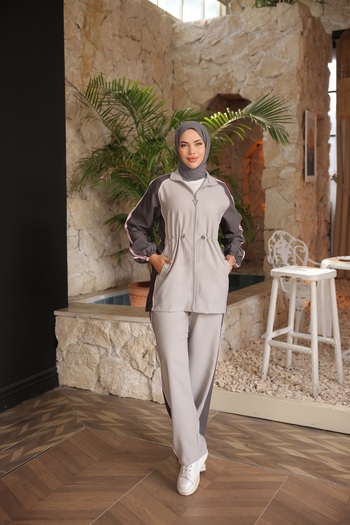 Wovi Women's Hijab Tracksuit Set