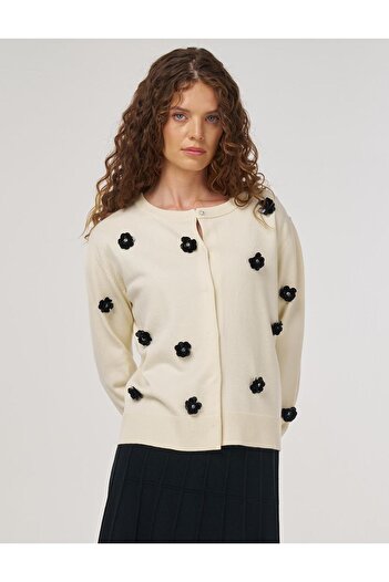 Kayra Floral Embroidered Knitwear Cardigan
