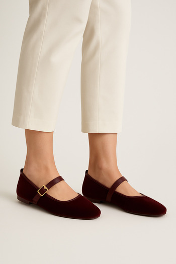 Beyond Women's Burgundy Buckle Velvet Ballerinas Byndshr04