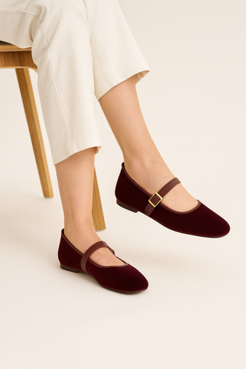 Beyond Women's Burgundy Buckle Velvet Ballerinas Byndshr04