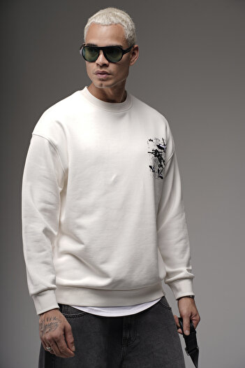 Butik Crew Neck Men's Sweatshirt with Embroidery Detail on the Back