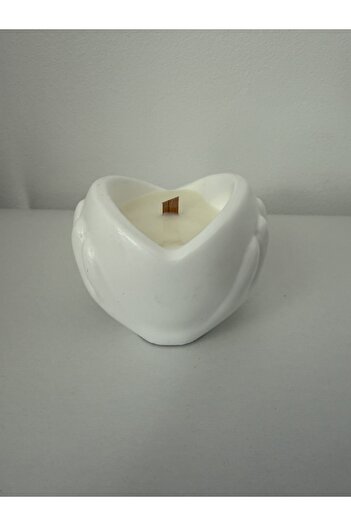 BY CLEO BELLATRIX SCENTED CANDLE