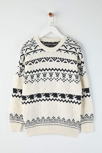 Trendyol Collection Ecru Regular Crew Neck Christmas Sweater Tmnaw26Kz00004