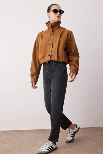 Trendyol Collection Schwarze Hochbund-Mom-Jeans TWOAW26JE00159