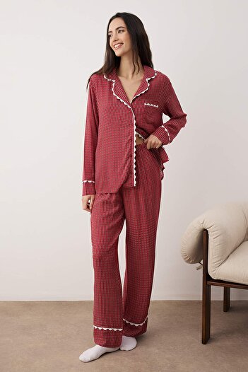 Trendyol Collection Set de pijamale din țesătură Shally în carouri / carouri burgundy THMAW26PT00100