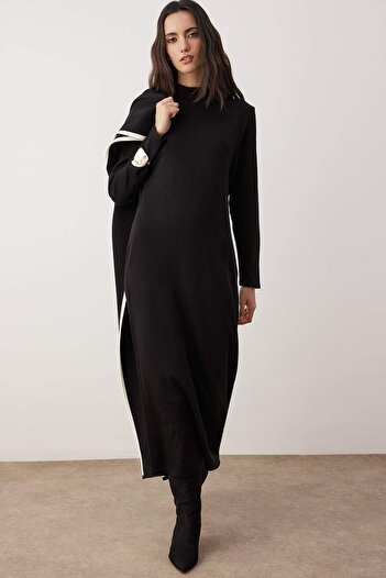Trendyol Modest Μαύρο ίσιο πλεκτό ρούχο με διαστάσεις σε γραμμή Α - Σετ Μαύρο Ισλάμ TCTAW26US00060