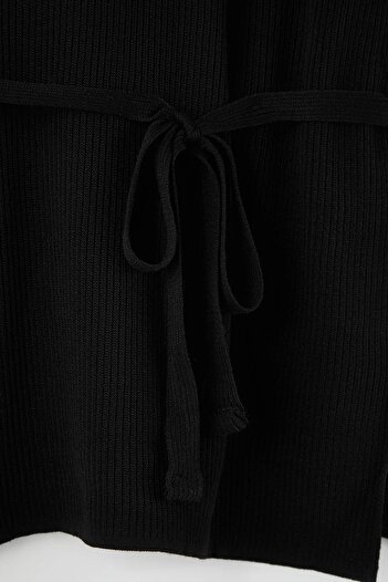 Trendyol Curve Black Belted Long Knit Sweater Tbbaw26An00038