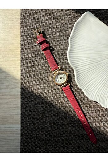 QUARTZ Rubsey Vintage Women Wristwatch Retro Minimal Leather Dordon 1 Pcs