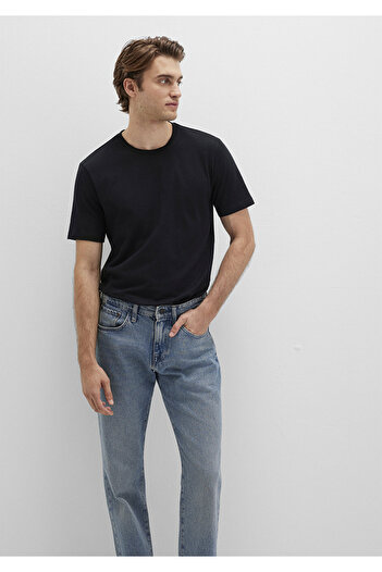 Mavi Schwarzes Stretch-Basic-T-Shirt mit tailliertem Schnitt 061747 -900