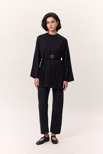 Manuka TRIČKO OVERSIZE S DETAILY ŠNĚROVÁNÍM ČERNÉ