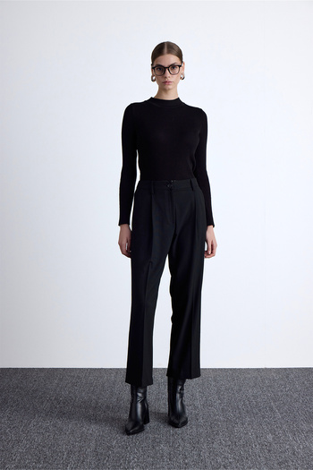 Manuka Classic Cut Battery Detailed Pants Black
