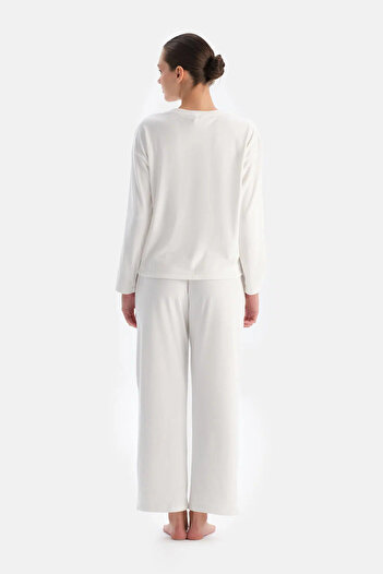 Dagi Ecru Print Detailed Long Sleeve Velvet Pajama Set