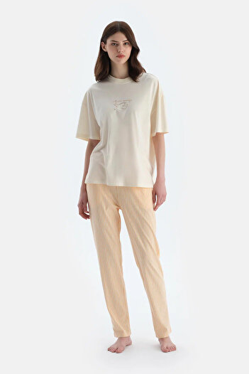 Eros Ecru Embroidery Detailed Short Sleeve Basic T-Shirt Pants Pajama Set