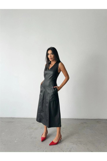 Butik ΚΡΕΜΑΣΜΕΝΟ ΔΕΡΜΑΤΙΝΟ ΦΟΡΕΜΑ ŞANEL BOY - Μαύρο