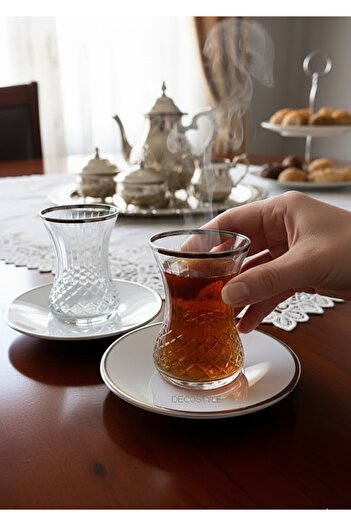 DECOSTYLE LİZBON KESME DEKOR GÜMÜŞ PAŞABAHÇE İNCE BELLİ PORSELEN TABAKLI 12 PARÇA ÇAY TAKIMI 125cc