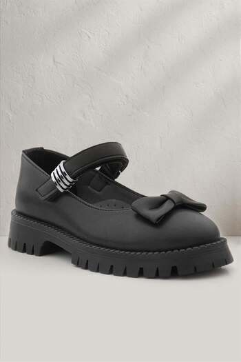 Rakerplus Black Matte Thick Sole Metal Detailed Velcro Girls' Ballerinas