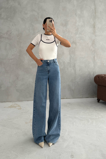 Seda Yalçın Atelier Μπλουζάκι με λεπτομέρεια από εκρού με λαιμόκοψη και κορδόνι στο πλάι