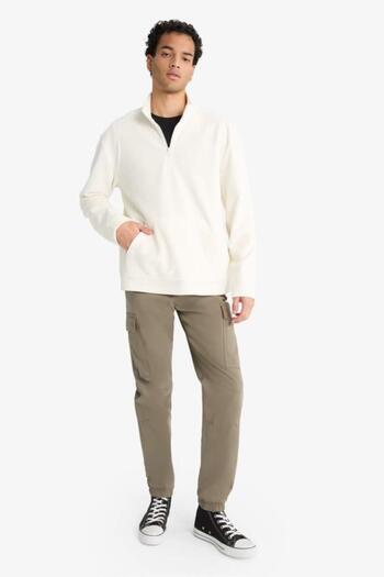 DeFacto Regular Fit Stand Collar Half Zip Velvet Sweatshirt (25 Wn)