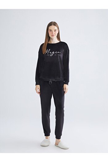 LC Waikiki Crew Neck Embroidered Velvet Women's Pajamas Set