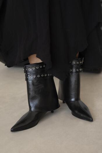 STRASWANS Katy Women's Accessory Detail Wrinkled Leather Boots Black