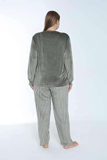 Estiva Striped Oversize Velvet Pajama Set