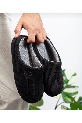 Hızlı Al Men's Winter House Slippers. Embroidered Velvet Pattern Comfortable Soft Sole Fur Lined Men's Guest Slippers.