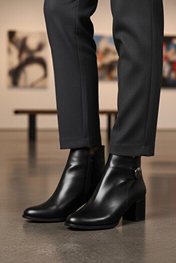 AYAKMOD Black Leather Women's Boots Slim Fit 262325 Z