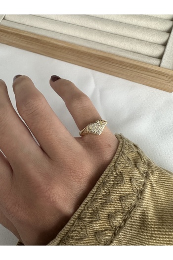 ringbox Gold Stone Heart Pinky Ring