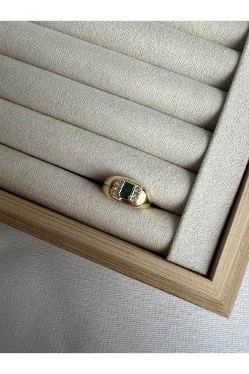 ringbox Green Baguette Stone Little Finger Ring