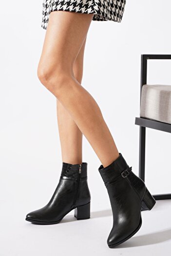 Moda Pie Gianna Yan Belted Women's Heeled Boots Black Skin