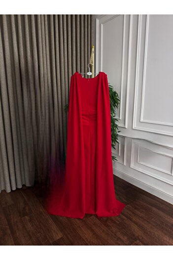 Diva style Elegant and distinctive evening dress for Barbie