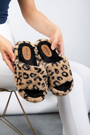 STOCON Plush Fluffy Leopard Fabric Women's Indoor Slippers Comfortable and Stylish Winter Lightweight Non-Slip Dowry Slippers Stc1169