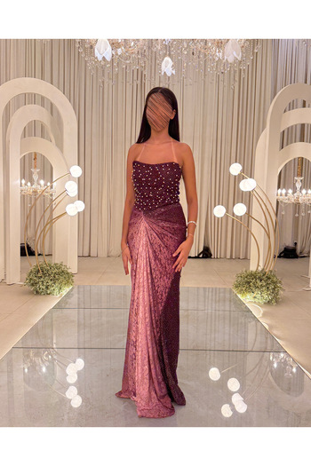Generic Evening dress embroidered with beads and pearls in shades of burgundy and elegant pink
