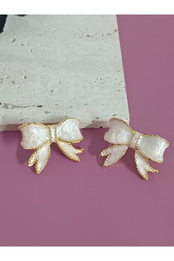 mos&more Cream Enamel Bow Chic Earrings