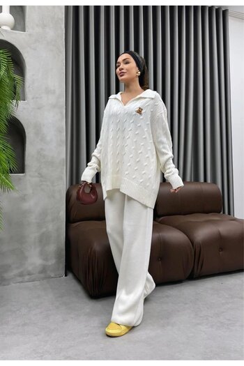 Cardella Polo Neck Teddy Bear Embroidered Knitwear Double Set |   Hijab-Friendly Pantsuit