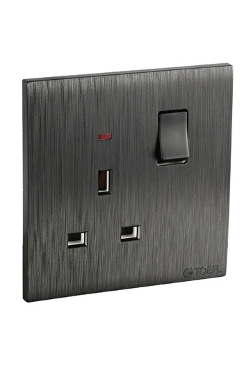 HAMER 3-pole plug with switch, 13 amp, black, piano platinum