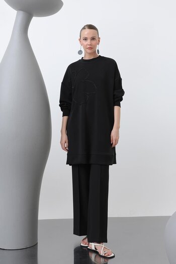 Puane Tunic with Embroidered Front and Garnish Detail 10627