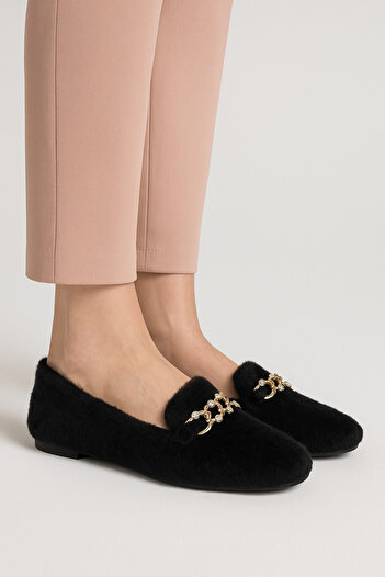 Beyond Women's Black Stone Accessorized Chain Plush Home Slippers Byndvt04