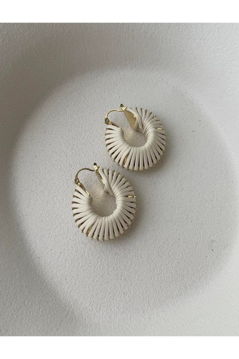 mos&more Cream Ring Stylish Women's Earrings