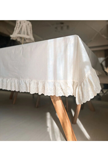 eyma home Fisto Ruffled Raw Linen Tablecloth