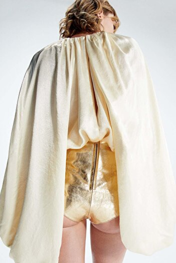 H&M Voluminous crêpe blouse