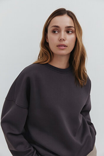 sole stories Women's Dark Gray Premium Oversize Cut Long Sleeve Sweatshirt