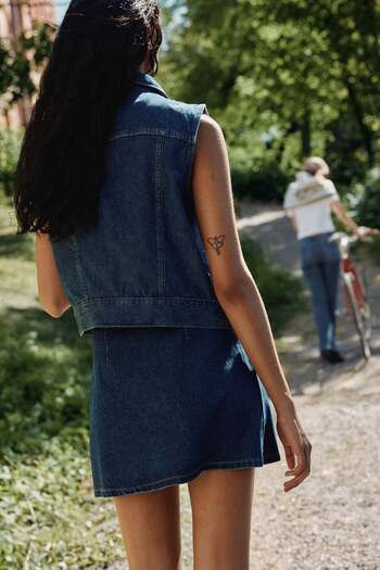 H&M Pleated denim skirt